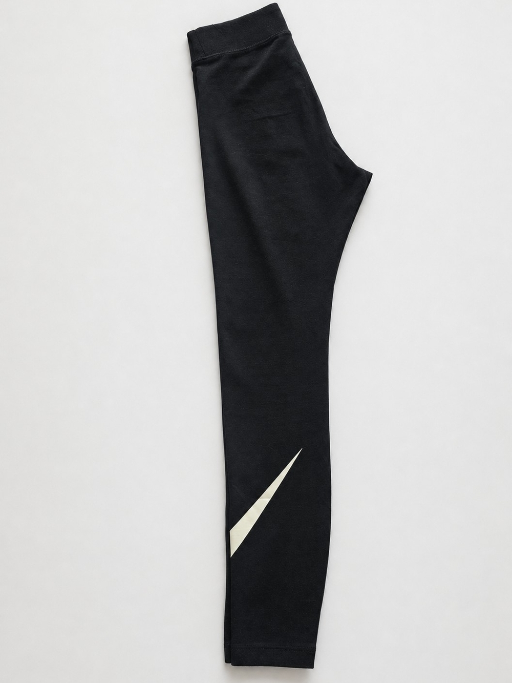 NIKE LEGGINGS WITH WHITE SWOOSH LOGO!!